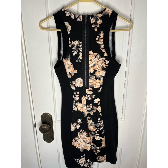 Floral BodyCon Mini Dress - Picture 2 of 2